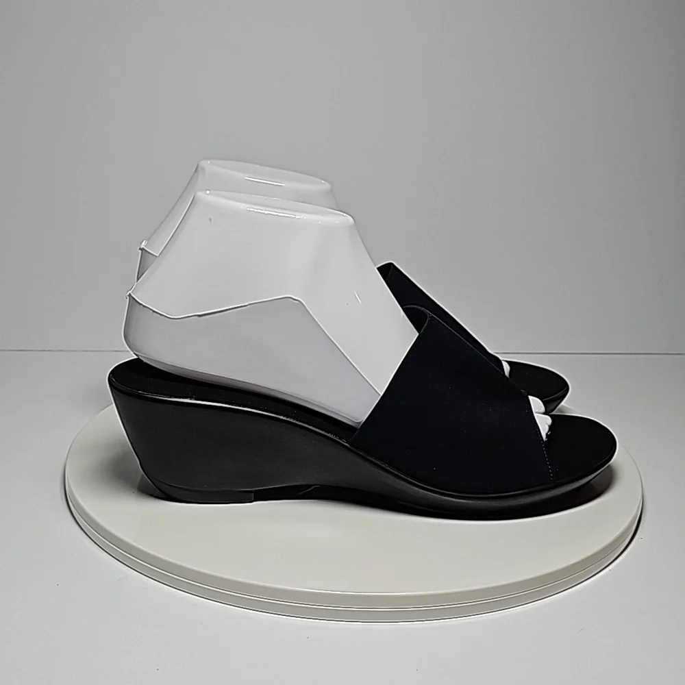 NWOT Onex Rory Italy Black Stretch Wedge Slide Sandals Comfort 9 Lightweight